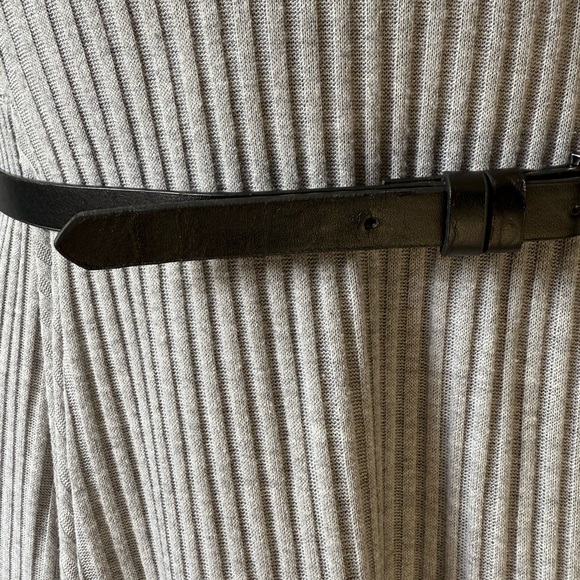 Amanda Lane Gray Long Sleeve Rib Knit Dress with button collar, size M - Picture 9 of 9